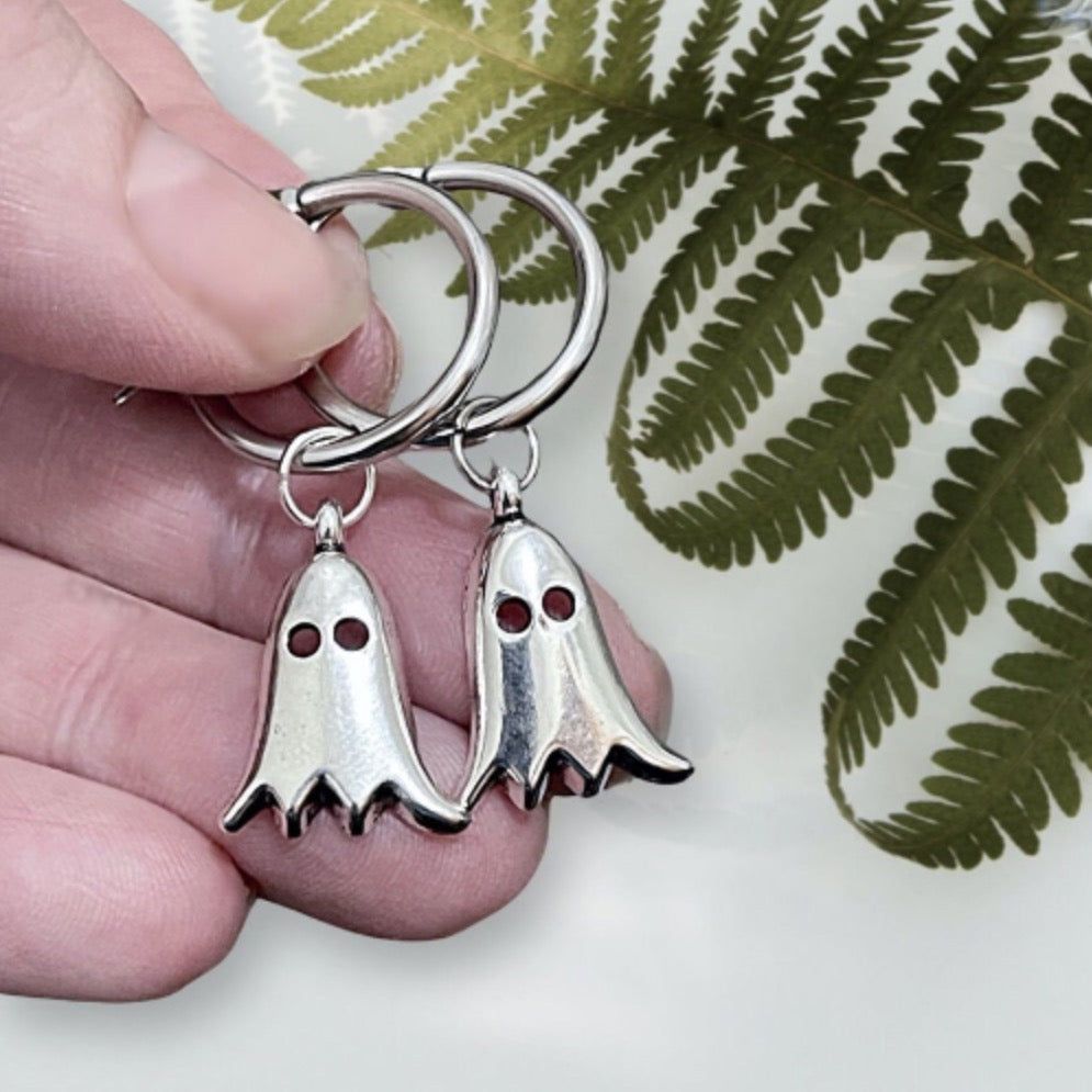 SPOOKS earrings